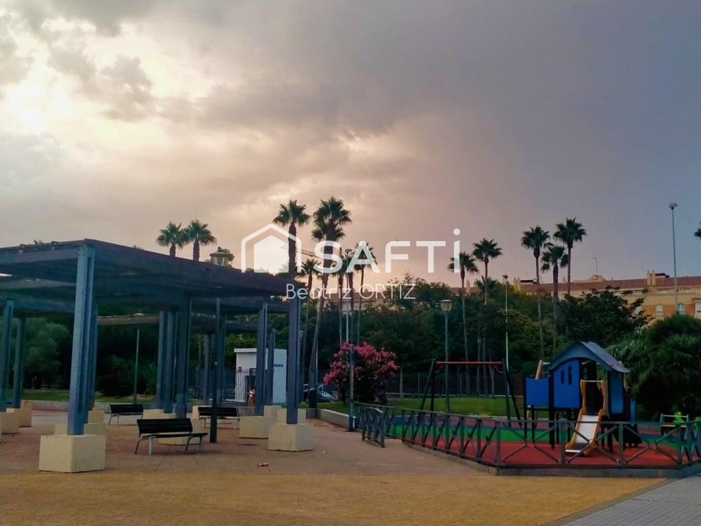 4 soveværelse Lejlighed til salg i Cadiz by med garage - € 477.000 (Ref: 9595648)