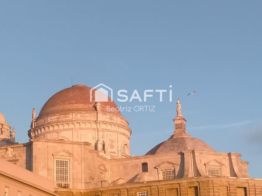 2 Zimmer Apartment zu verkaufen in Cadiz Stadt - 210.000 € (Ref: 9595650)