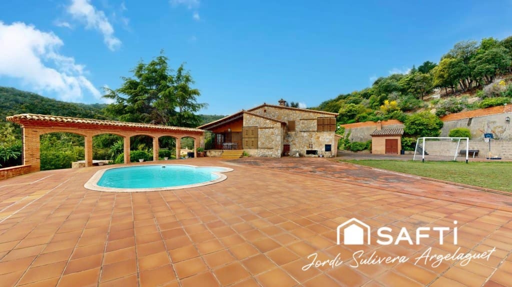 4 makuuhuone Huvila myytävänä paikassa Santa Cristina d'Aro mukana uima-altaan - 780 000 € (Ref: 9595662)