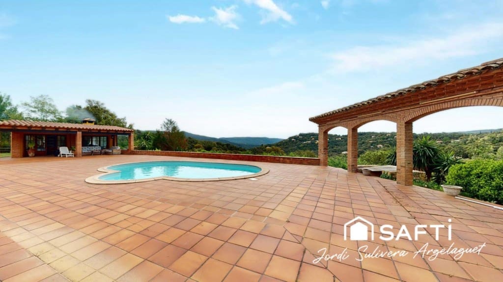 4 makuuhuone Huvila myytävänä paikassa Santa Cristina d'Aro mukana uima-altaan - 780 000 € (Ref: 9595662)