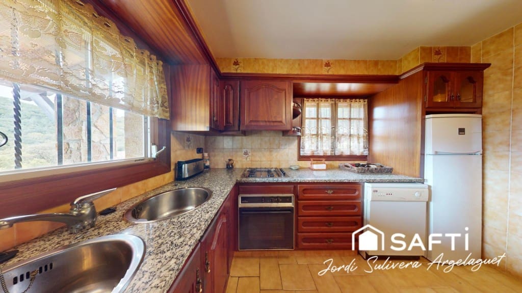 4 makuuhuone Huvila myytävänä paikassa Santa Cristina d'Aro mukana uima-altaan - 780 000 € (Ref: 9595662)