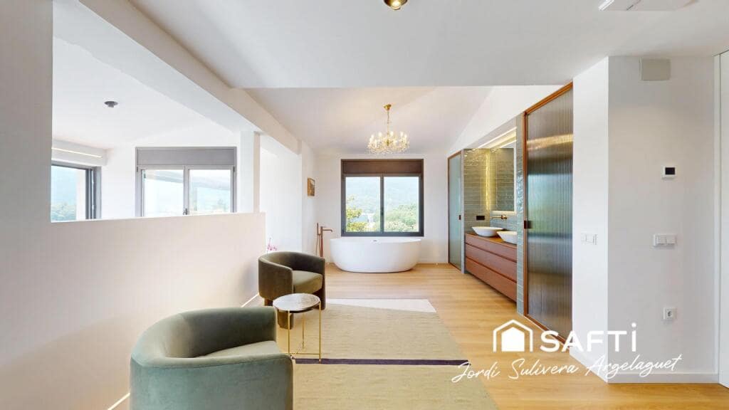 6 bedroom Villa for sale in Banyoles with garage - € 850,000 (Ref: 9595663)