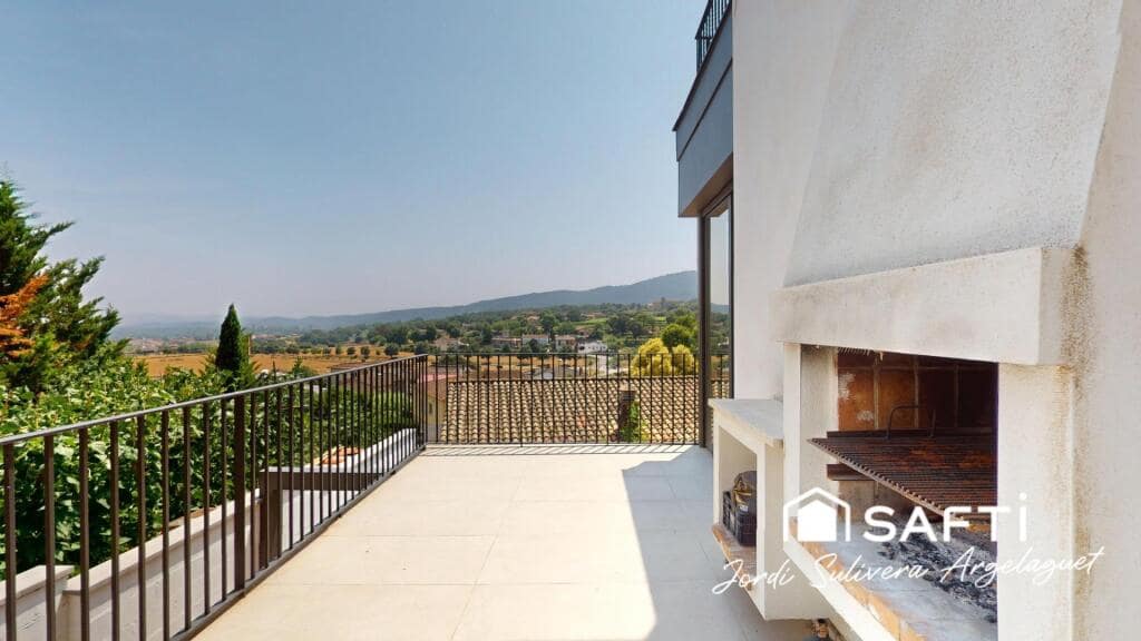 6 bedroom Villa for sale in Banyoles with garage - € 850,000 (Ref: 9595663)