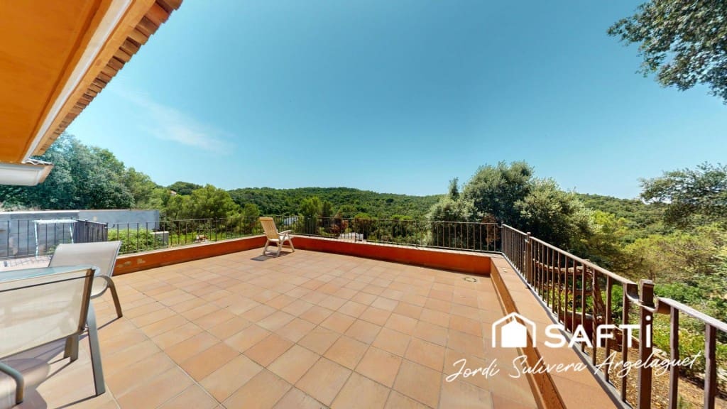 4 bedroom Villa for sale in Begur with pool garage - € 630,000 (Ref: 9595664)