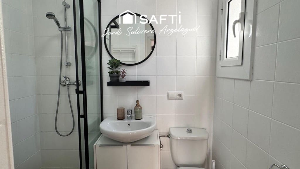 Studio for sale in L'Escala - € 140,000 (Ref: 9595666)