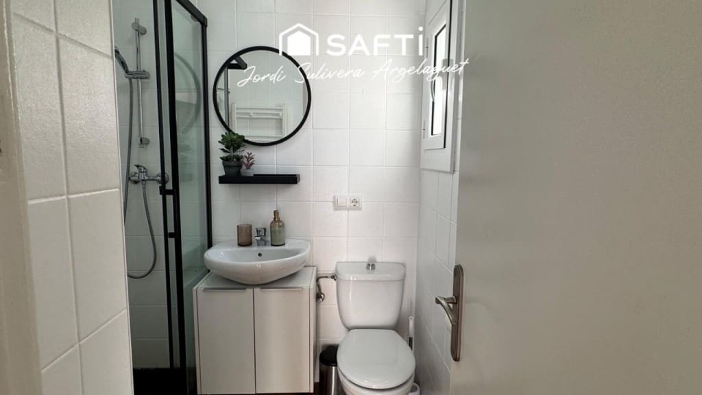 Studio for sale in L'Escala - € 140,000 (Ref: 9595666)