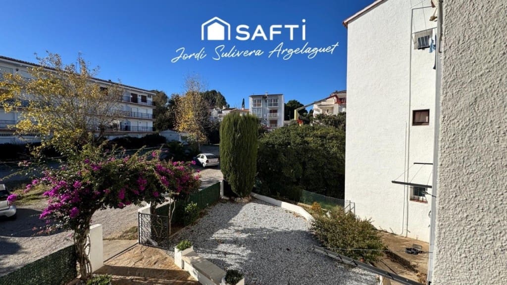 Studio for sale in L'Escala - € 140,000 (Ref: 9595666)