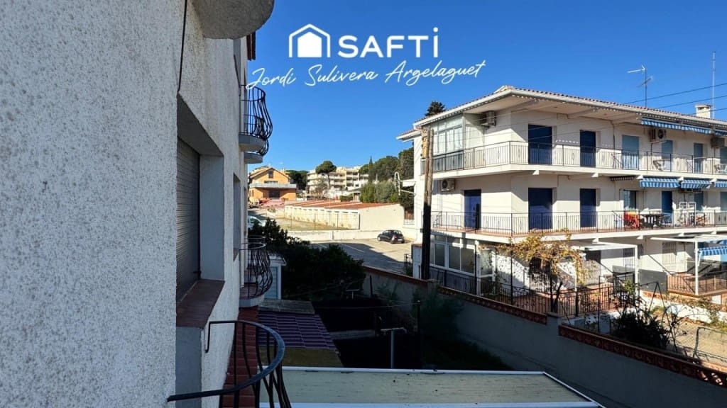 Studio for sale in L'Escala - € 140,000 (Ref: 9595666)