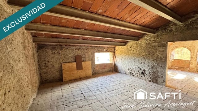 Finca/Casa Rural de 7 habitaciones en Celrà en venta - 305.000 € (Ref: 9595667)
