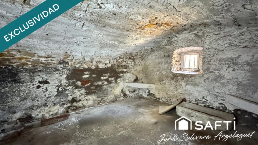 7 soveværelse Finca/Landehus til salg i Celra - € 330.000 (Ref: 9595667)