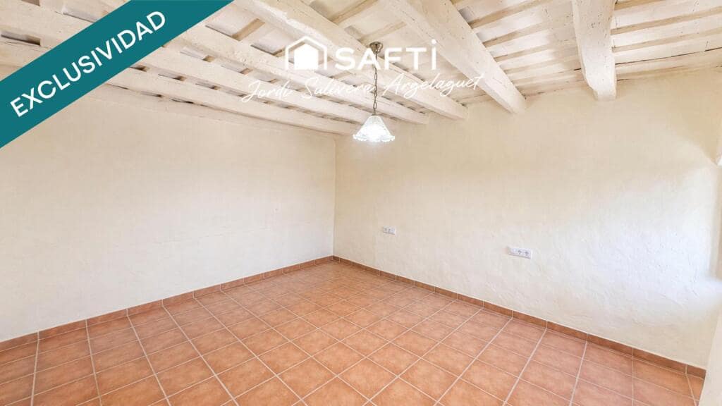 7 bedroom Finca/Country House for sale in Celra - € 305,000 (Ref: 9595667)