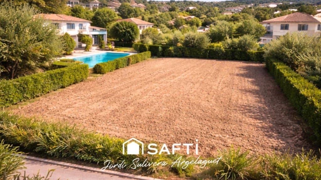 Building Plot for sale in Porqueres - € 130,000 (Ref: 9595671)