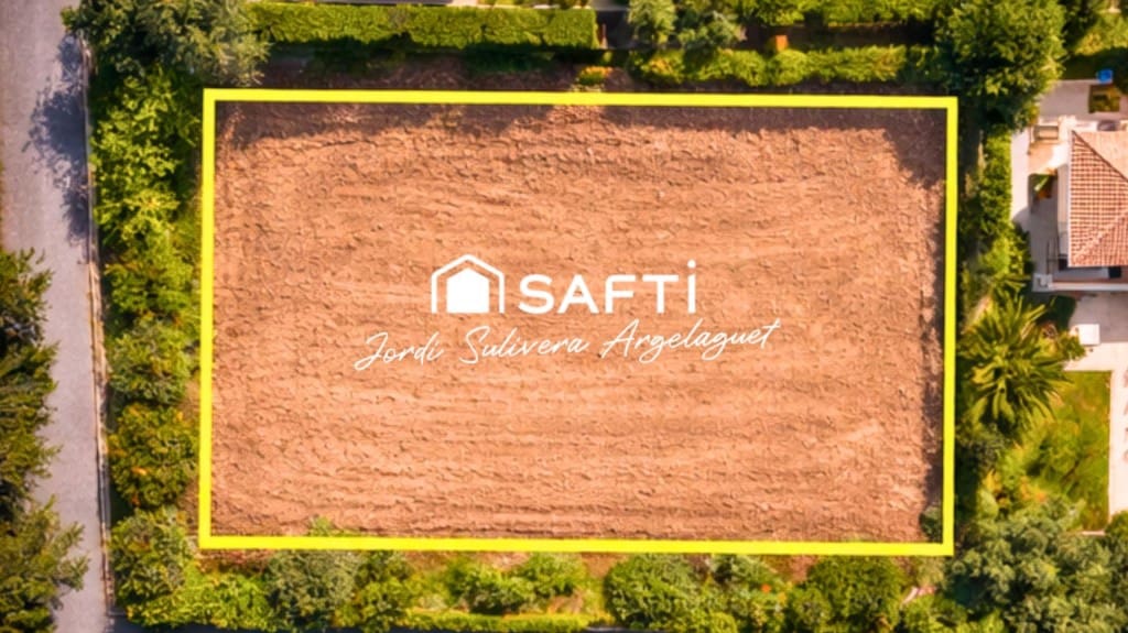 Building Plot for sale in Porqueres - € 130,000 (Ref: 9595671)