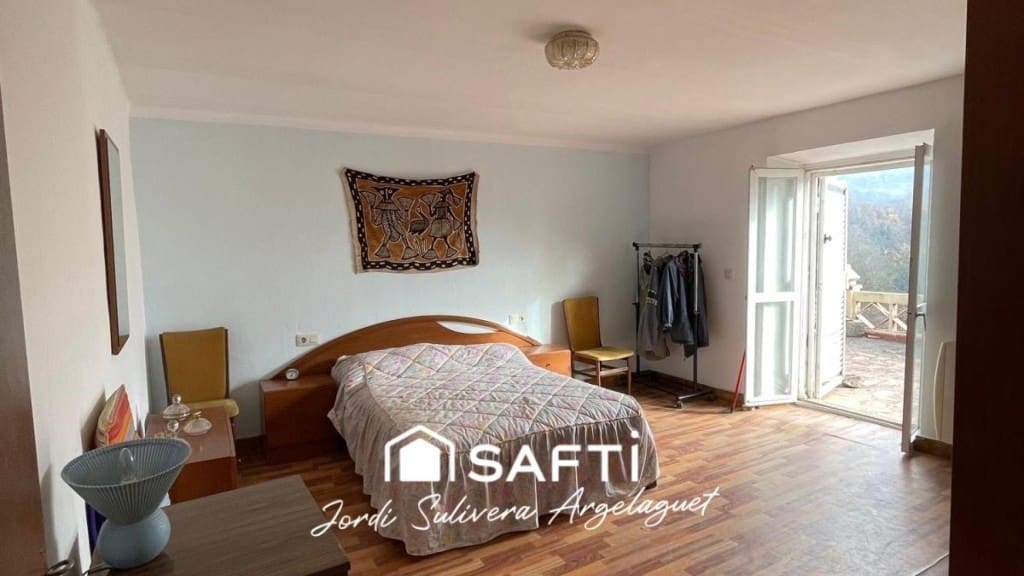 3 bedroom Terraced Villa for sale in Girona city with garage - € 480,000 (Ref: 9595672)