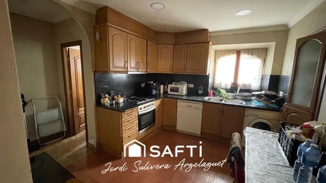 3 chambre Villa/Maison Mitoyenne à vendre à Gérone ville avec garage - 480 000 € (Ref: 9595672)