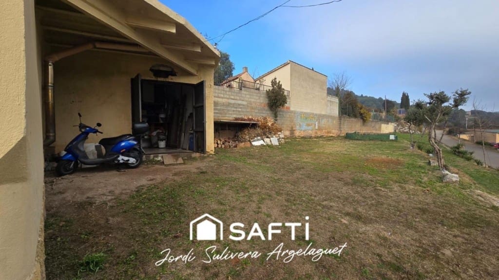 3 bedroom Terraced Villa for sale in Girona city with garage - € 480,000 (Ref: 9595672)