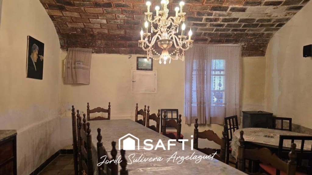 3 bedroom Terraced Villa for sale in Girona city with garage - € 480,000 (Ref: 9595672)