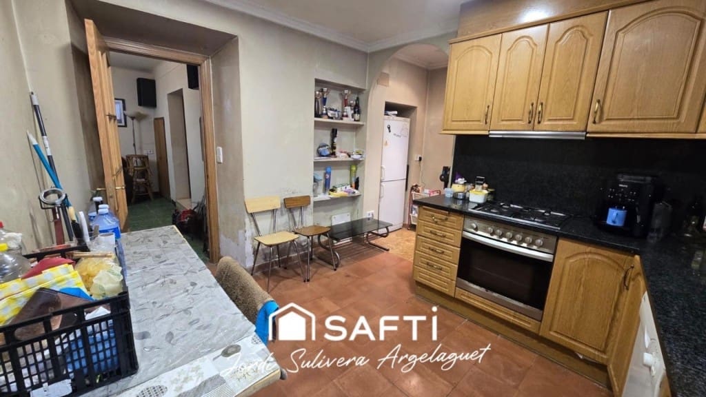 3 bedroom Terraced Villa for sale in Girona city with garage - € 480,000 (Ref: 9595672)