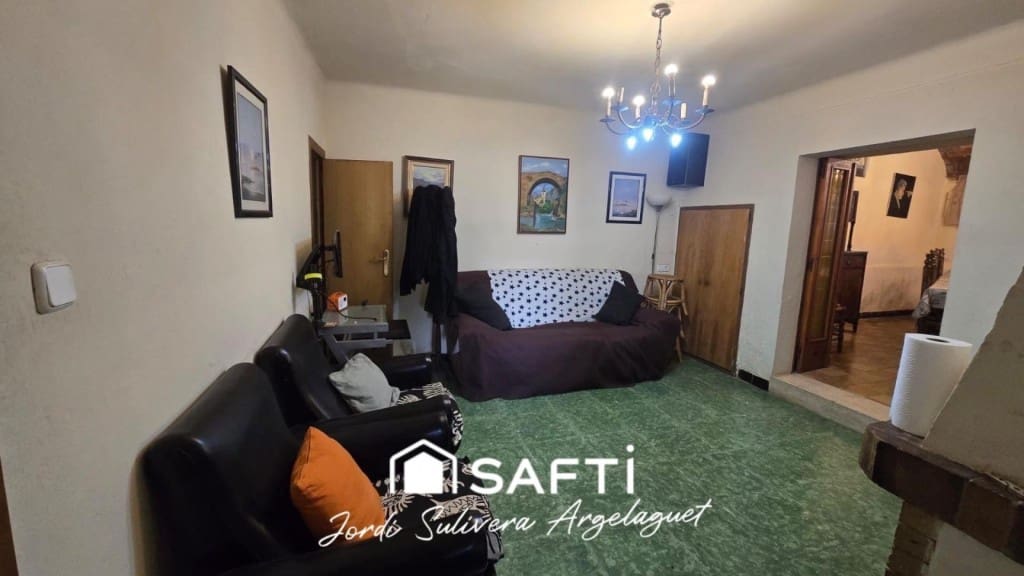 3 bedroom Terraced Villa for sale in Girona city with garage - € 480,000 (Ref: 9595672)