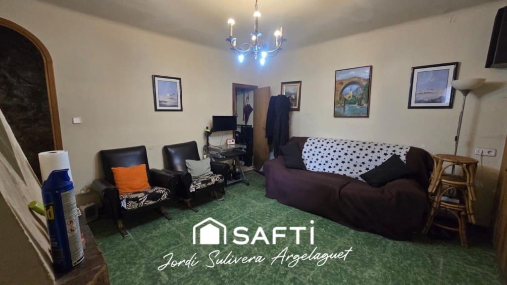 3 bedroom Terraced Villa for sale in Girona city with garage - € 480,000 (Ref: 9595672)