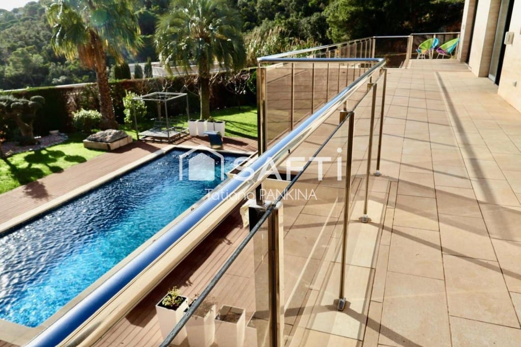 5 sypialnia Dom szeregowy na sprzedaż w Tossa de Mar z basenem garażem - 2 500 000 € (Ref: 9595678)