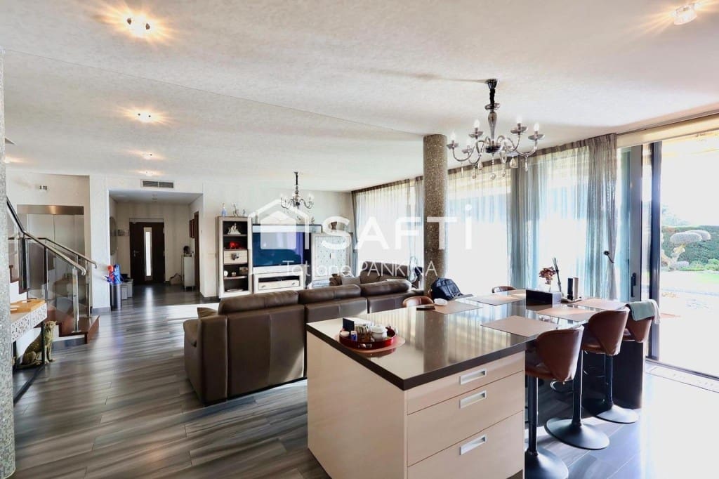 5 sypialnia Dom szeregowy na sprzedaż w Tossa de Mar z basenem garażem - 2 500 000 € (Ref: 9595678)