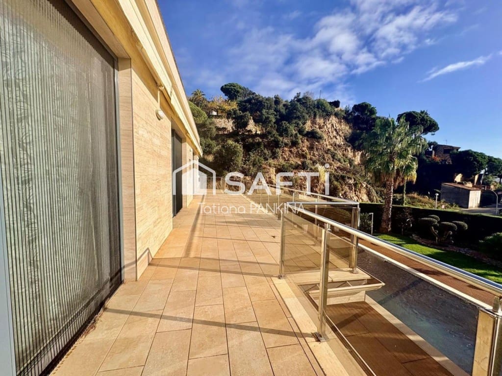 5 sypialnia Dom szeregowy na sprzedaż w Tossa de Mar z basenem garażem - 2 500 000 € (Ref: 9595678)