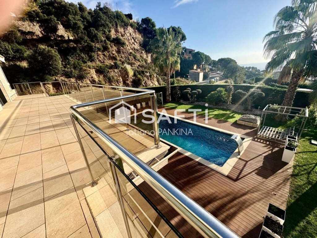 5 sypialnia Dom szeregowy na sprzedaż w Tossa de Mar z basenem garażem - 2 500 000 € (Ref: 9595678)