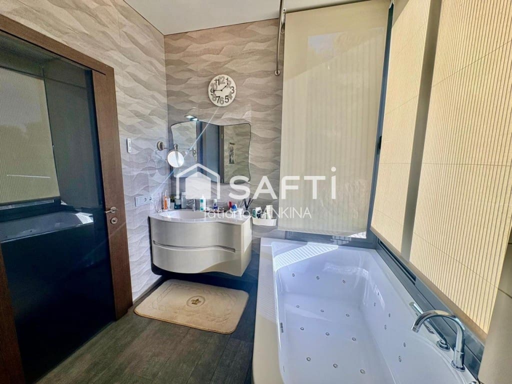 5 sypialnia Dom szeregowy na sprzedaż w Tossa de Mar z basenem garażem - 2 500 000 € (Ref: 9595678)