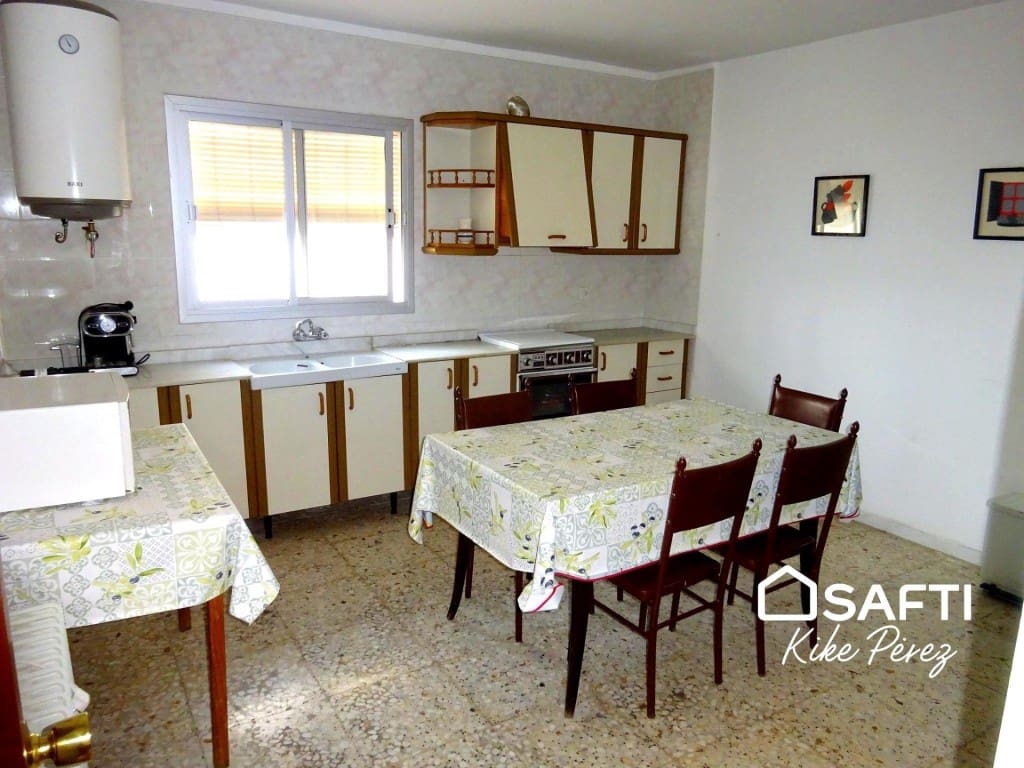 6 soveværelse Villa til salg i Galera med garage - € 70.000 (Ref: 9595680)