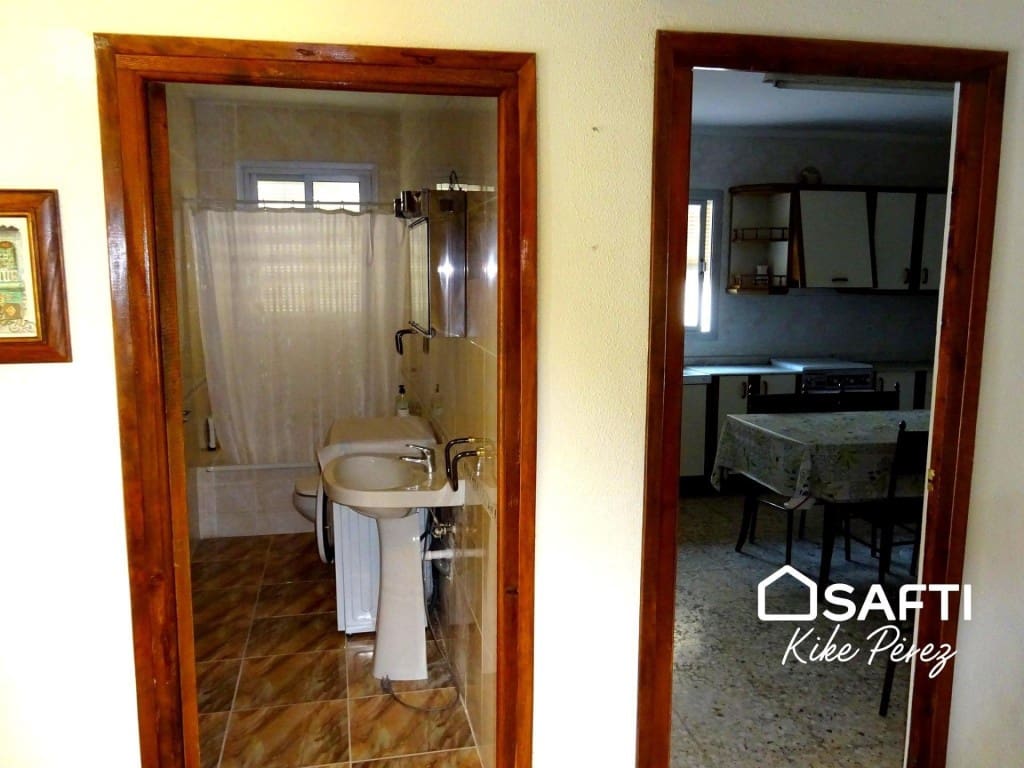 6 soveværelse Villa til salg i Galera med garage - € 70.000 (Ref: 9595680)