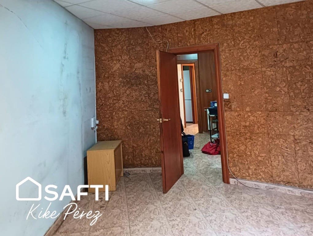 3 bedroom Apartment for sale in Sant Andreu de la Barca - € 175,000 (Ref: 9595683)