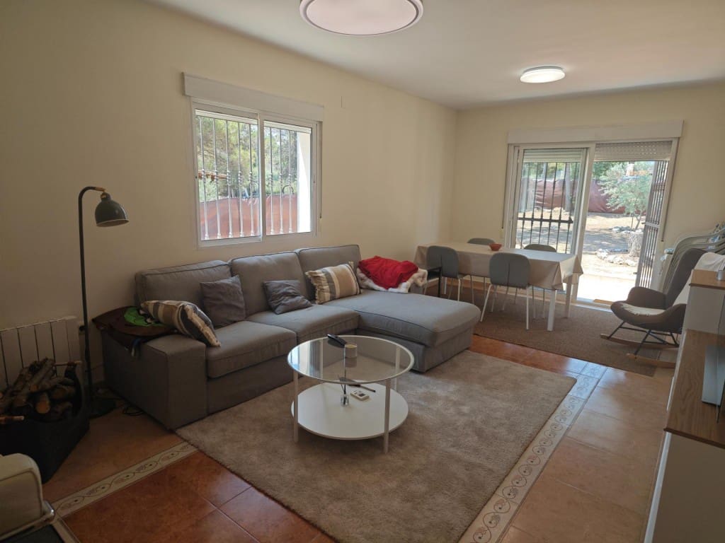 3 bedroom Terraced Villa for sale in Pareja with pool garage - € 249,000 (Ref: 9595684)