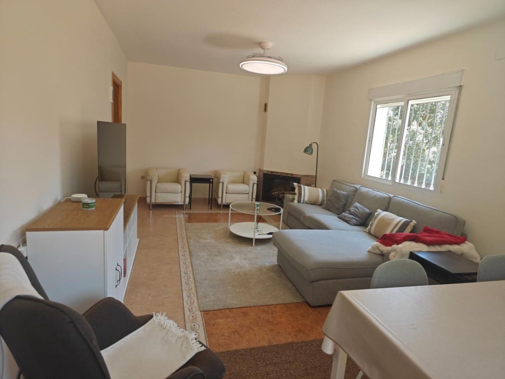 3 bedroom Terraced Villa for sale in Pareja with pool garage - € 249,000 (Ref: 9595684)