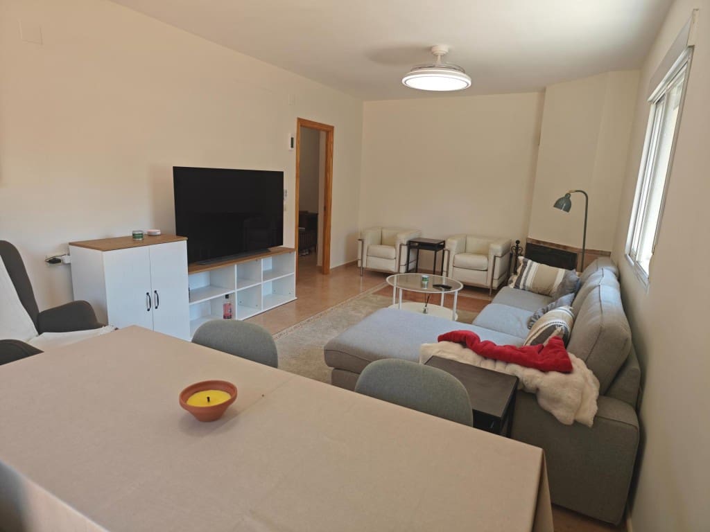 3 bedroom Terraced Villa for sale in Pareja with pool garage - € 249,000 (Ref: 9595684)