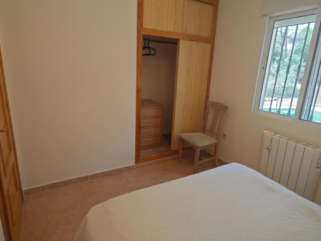 3 bedroom Terraced Villa for sale in Pareja with pool garage - € 249,000 (Ref: 9595684)