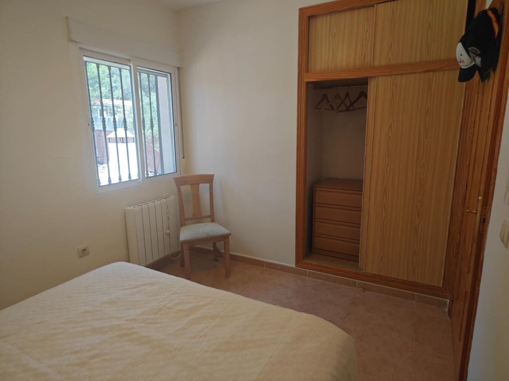 3 bedroom Terraced Villa for sale in Pareja with pool garage - € 249,000 (Ref: 9595684)