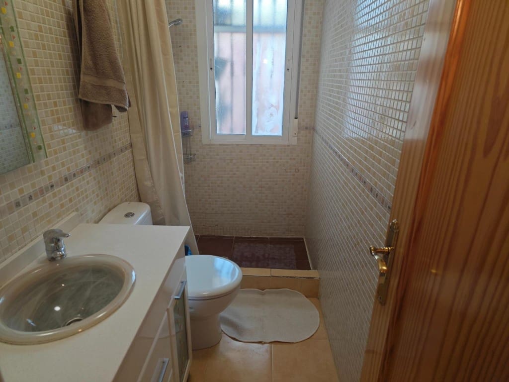 3 bedroom Terraced Villa for sale in Pareja with pool garage - € 249,000 (Ref: 9595684)