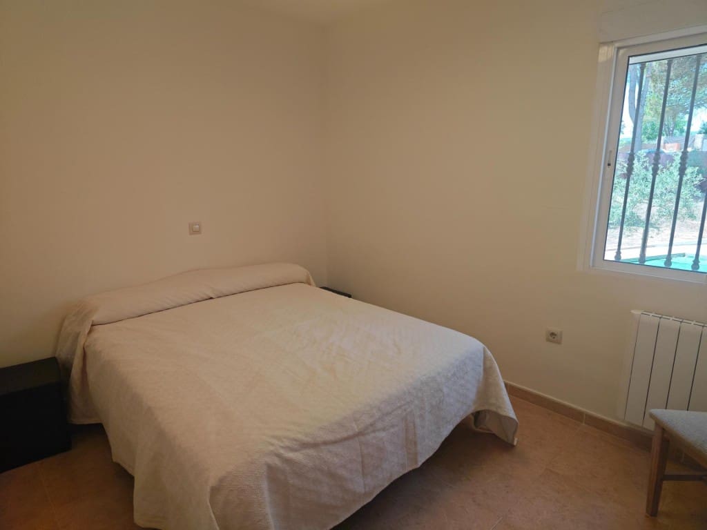 3 bedroom Terraced Villa for sale in Pareja with pool garage - € 249,000 (Ref: 9595684)