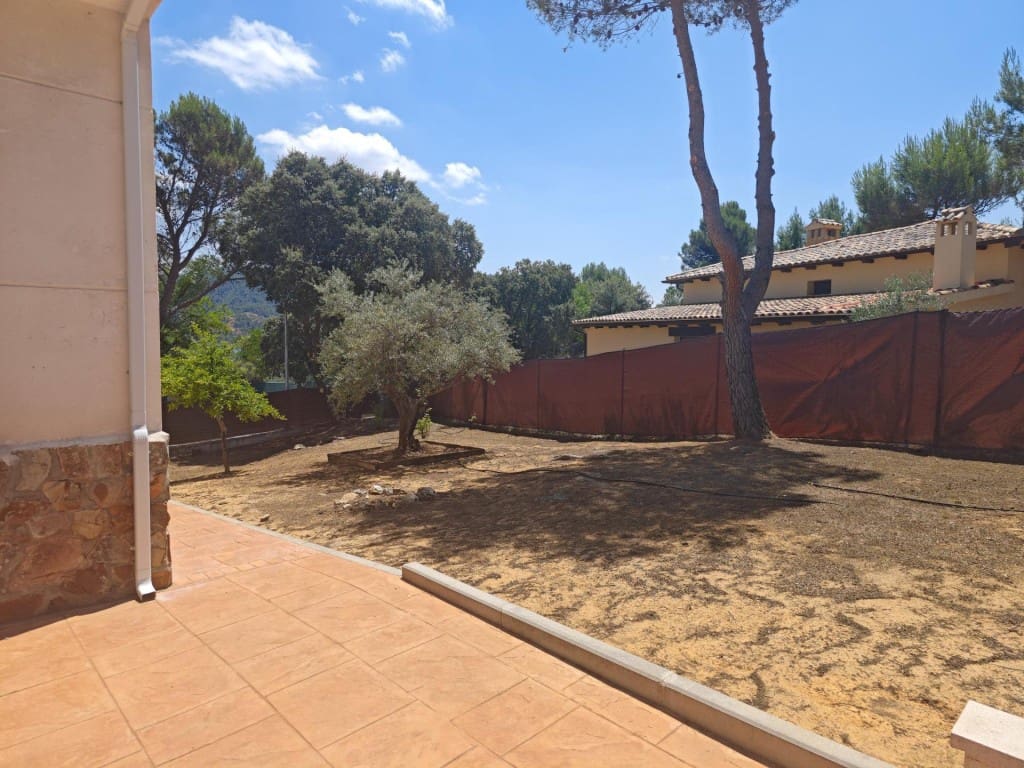 3 bedroom Terraced Villa for sale in Pareja with pool garage - € 249,000 (Ref: 9595684)