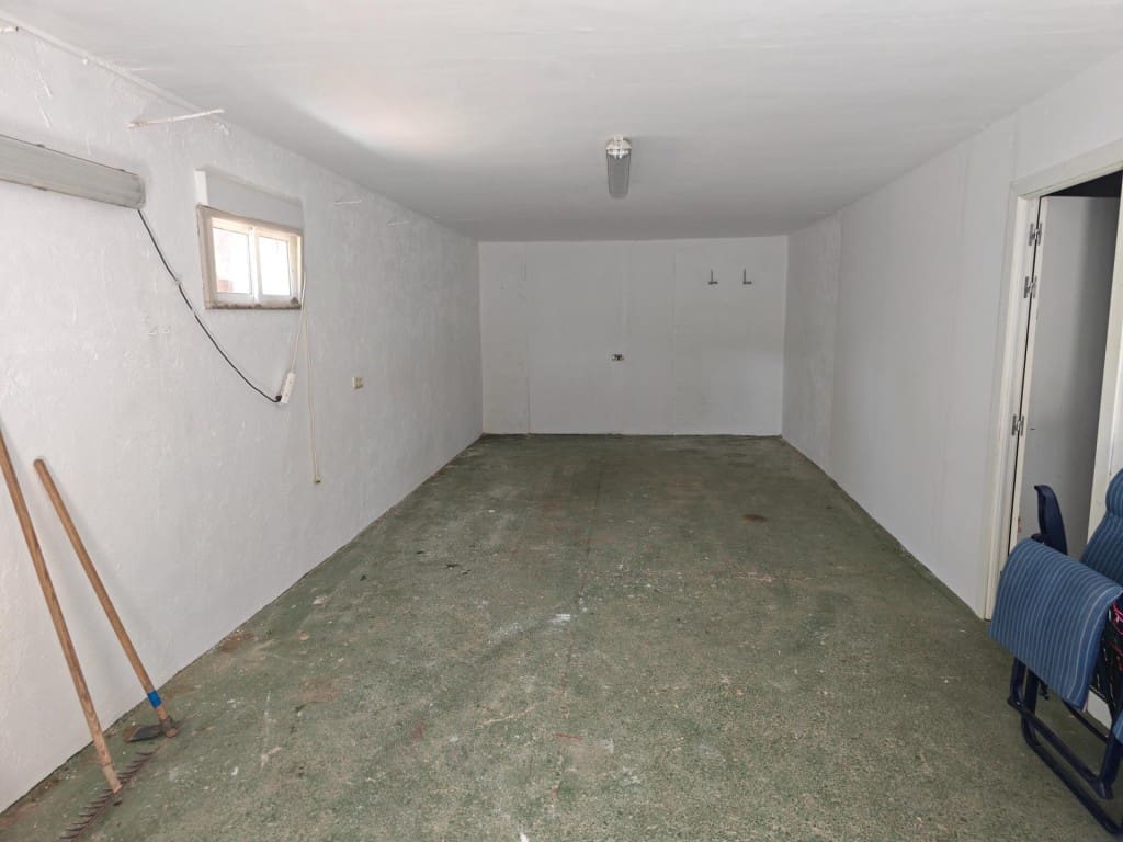 3 bedroom Terraced Villa for sale in Pareja with pool garage - € 249,000 (Ref: 9595684)