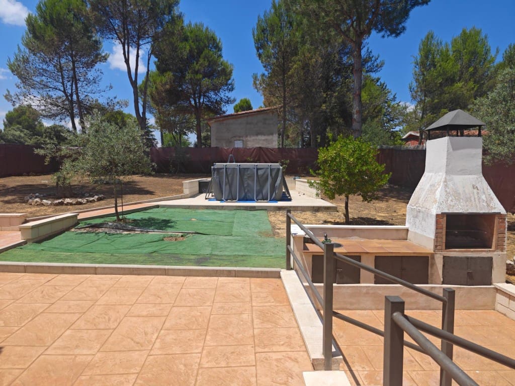 3 bedroom Terraced Villa for sale in Pareja with pool garage - € 249,000 (Ref: 9595684)