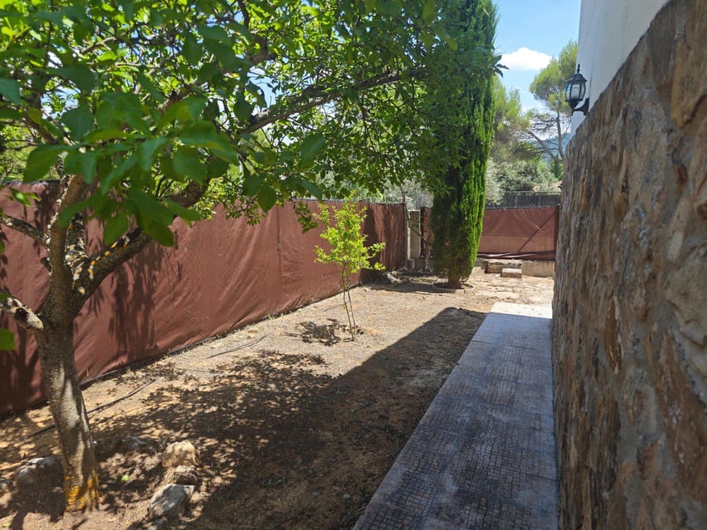 3 bedroom Terraced Villa for sale in Pareja with pool garage - € 249,000 (Ref: 9595684)