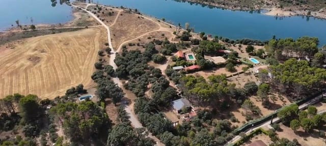 Chalet de 4 habitaciones en Durón en venta - 220.000 € (Ref: 9595685)