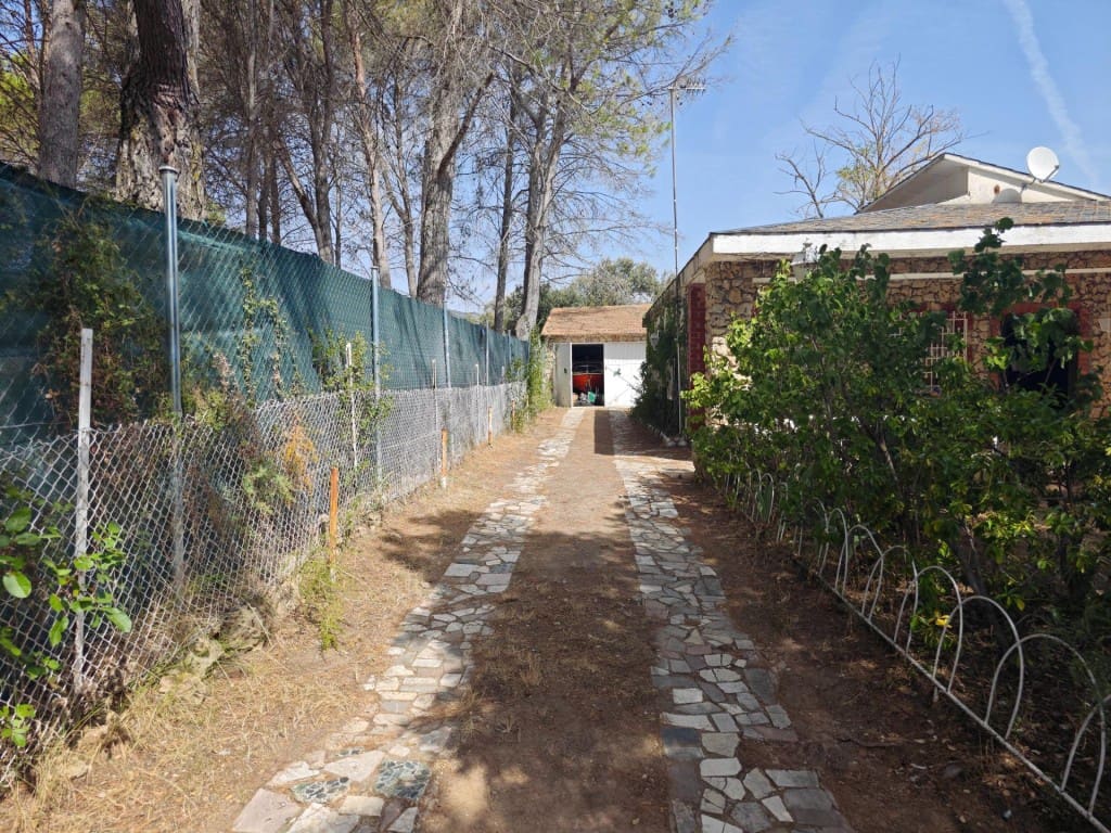 4 bedroom Villa for sale in Duron - € 220,000 (Ref: 9595685)