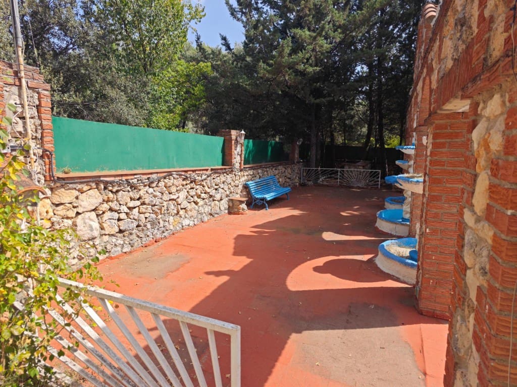 4 bedroom Villa for sale in Duron - € 220,000 (Ref: 9595685)