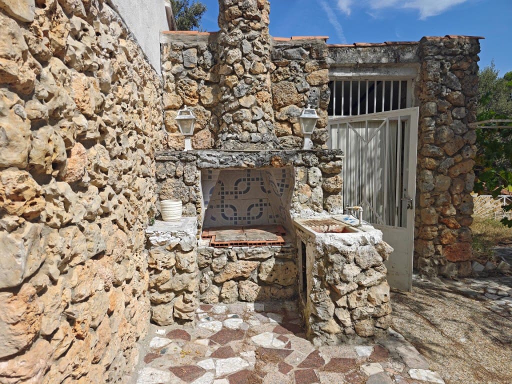 4 bedroom Villa for sale in Duron - € 220,000 (Ref: 9595685)