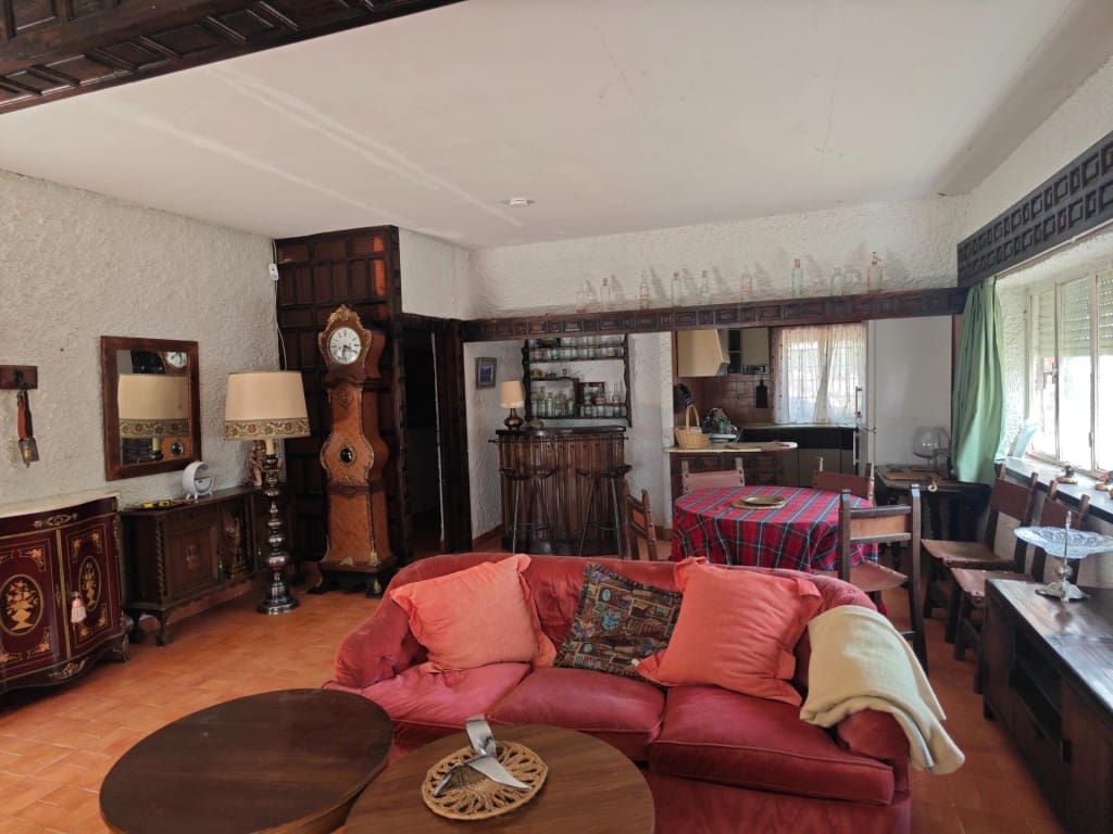 4 bedroom Villa for sale in Duron - € 220,000 (Ref: 9595685)