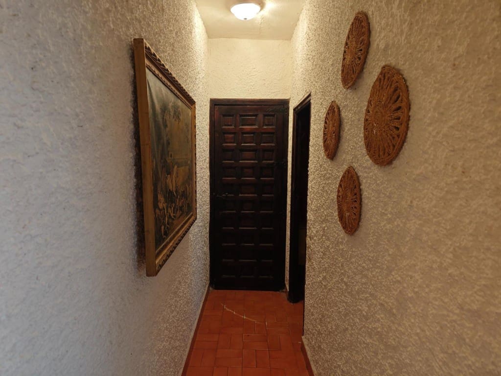 4 bedroom Villa for sale in Duron - € 220,000 (Ref: 9595685)