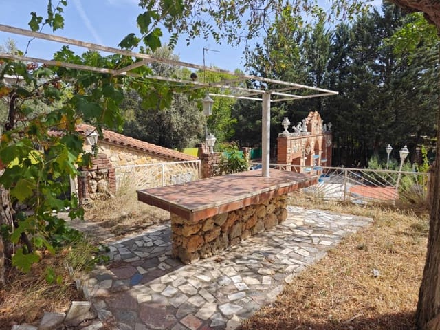 Chalet de 4 habitaciones en Durón en venta - 220.000 € (Ref: 9595685)